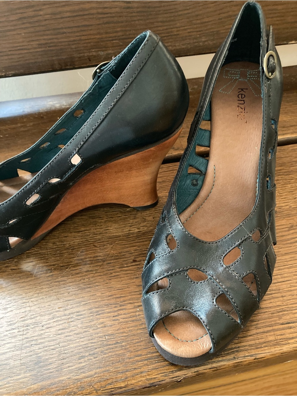 Kenzie Black Laser Cut Wood Wedge Heels Size 9 Sculptural Moody Indie